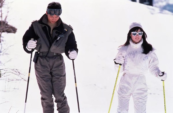 映画「私をスキーに連れてって」はクリスマスイブからバレンタインデー